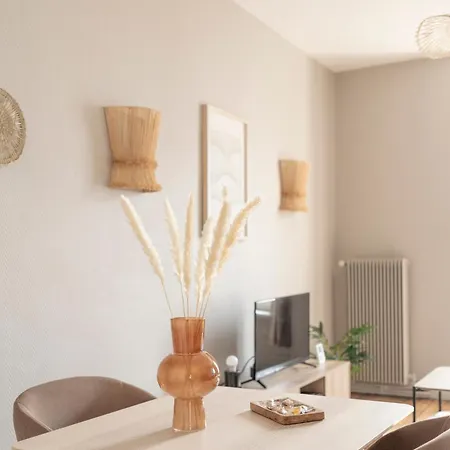 Lumiere & Calme - Le Repos D'ingrid Apartment